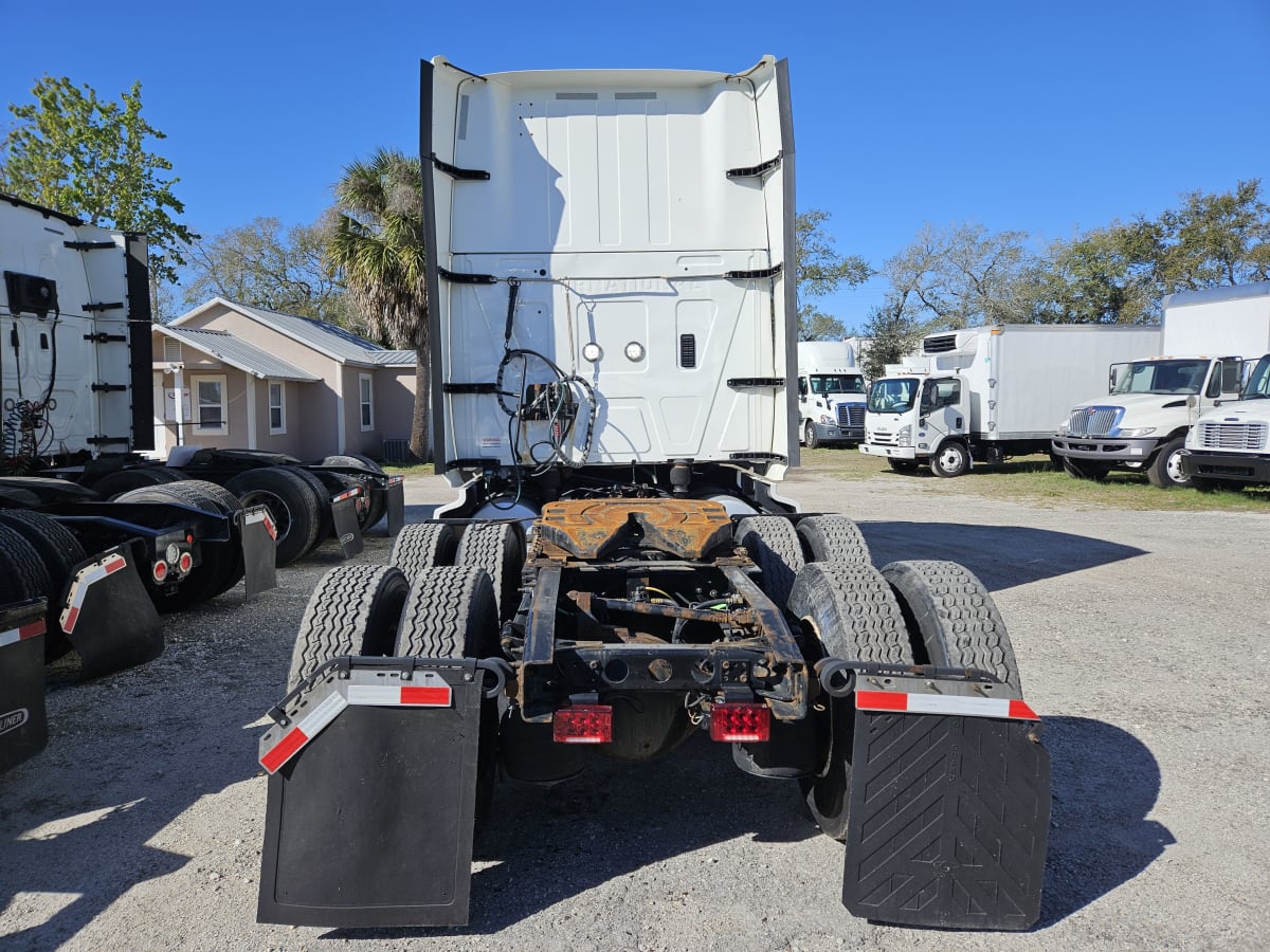 2019 Navistar International LT625 SLPR CAB 861010