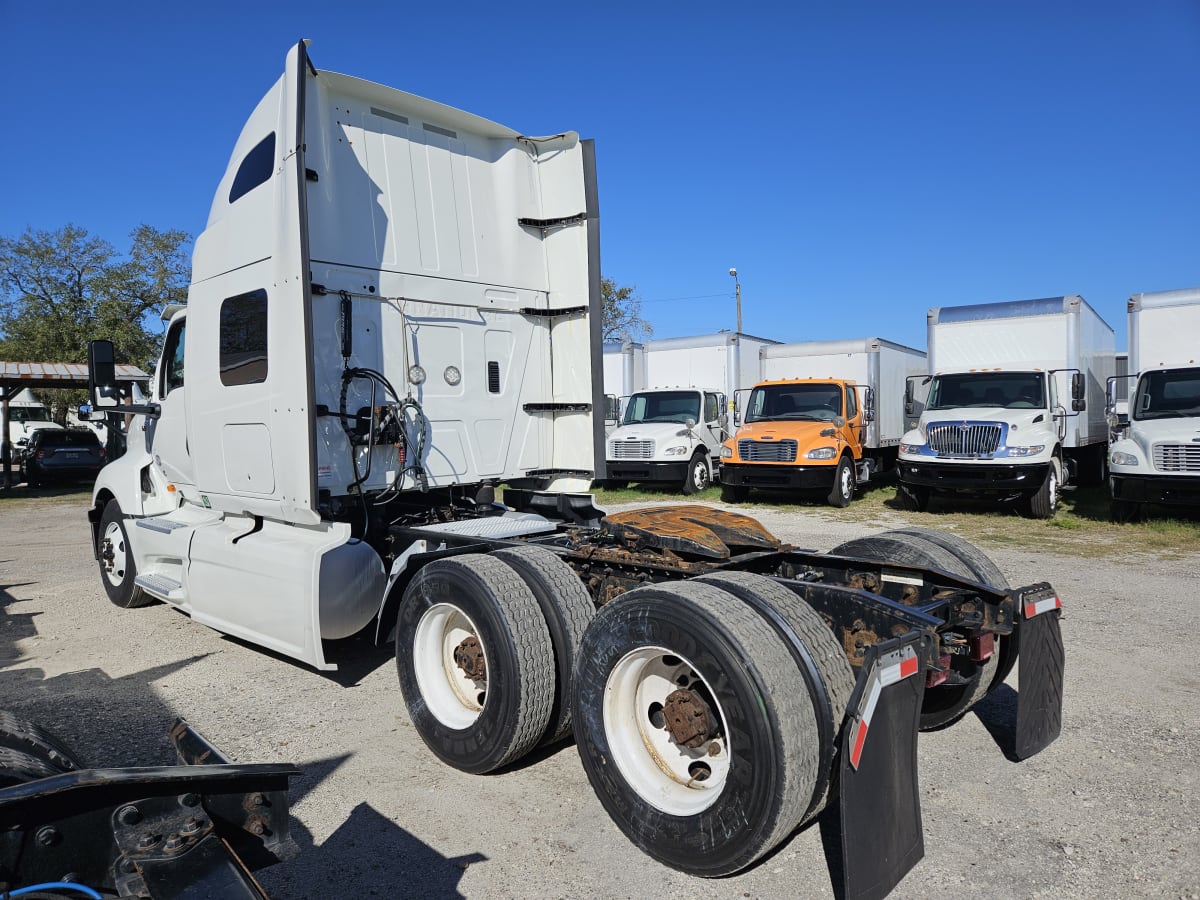 2019 Navistar International LT625 SLPR CAB 861010