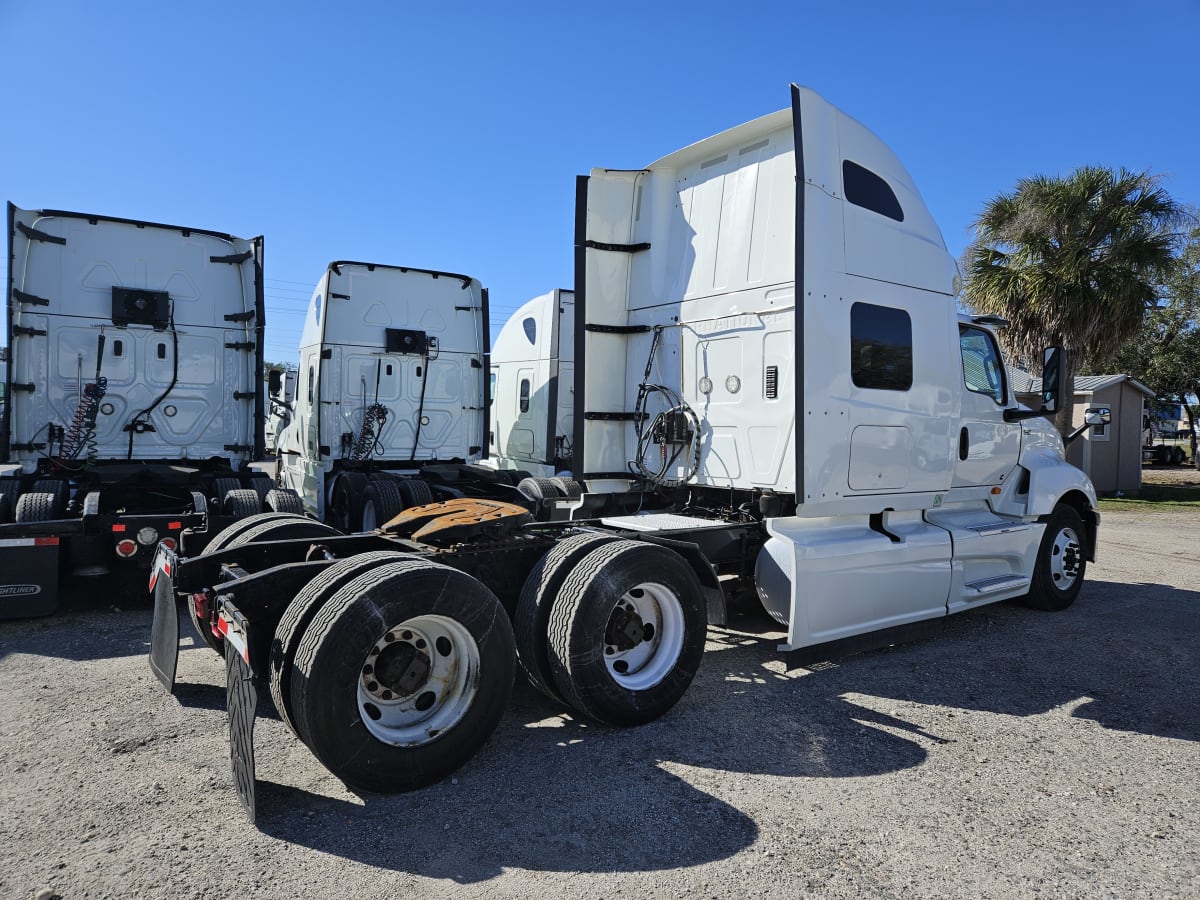 2019 Navistar International LT625 SLPR CAB 861010