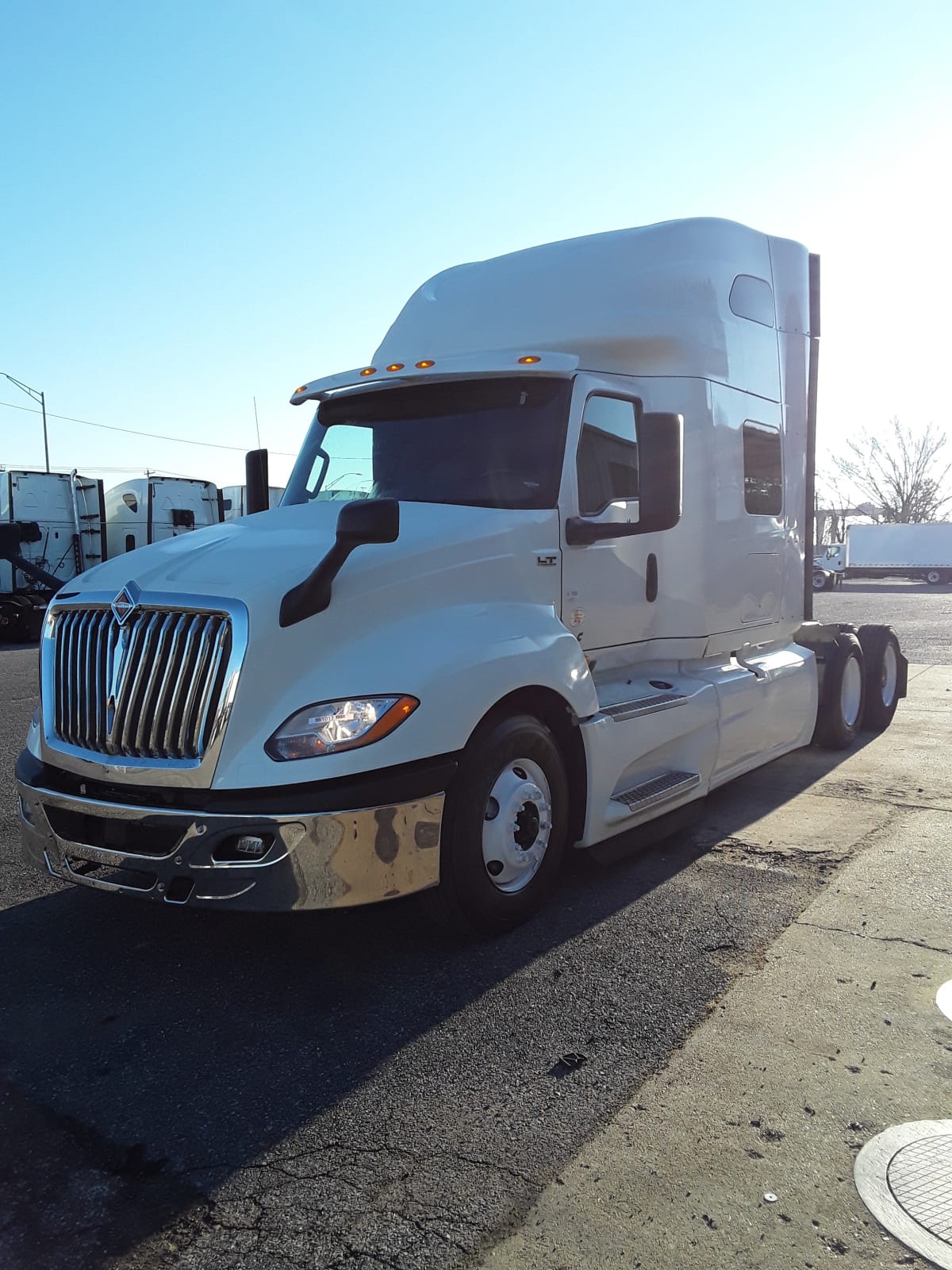 2019 Navistar International LT625 SLPR CAB 861011