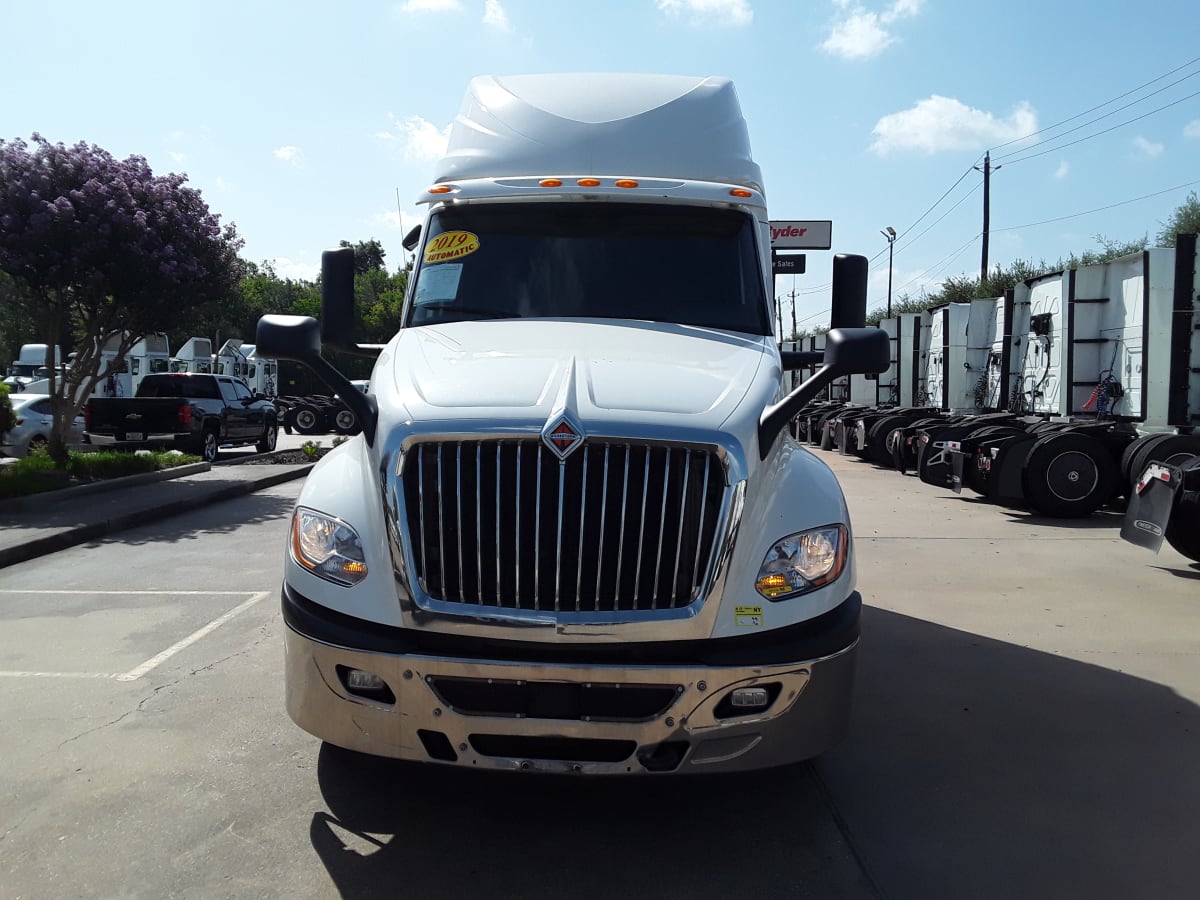 2019 Navistar International LT625 SLPR CAB 861034