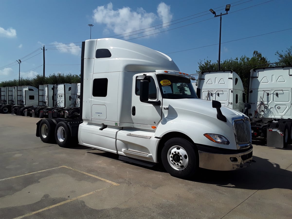 2019 Navistar International LT625 SLPR CAB 861034