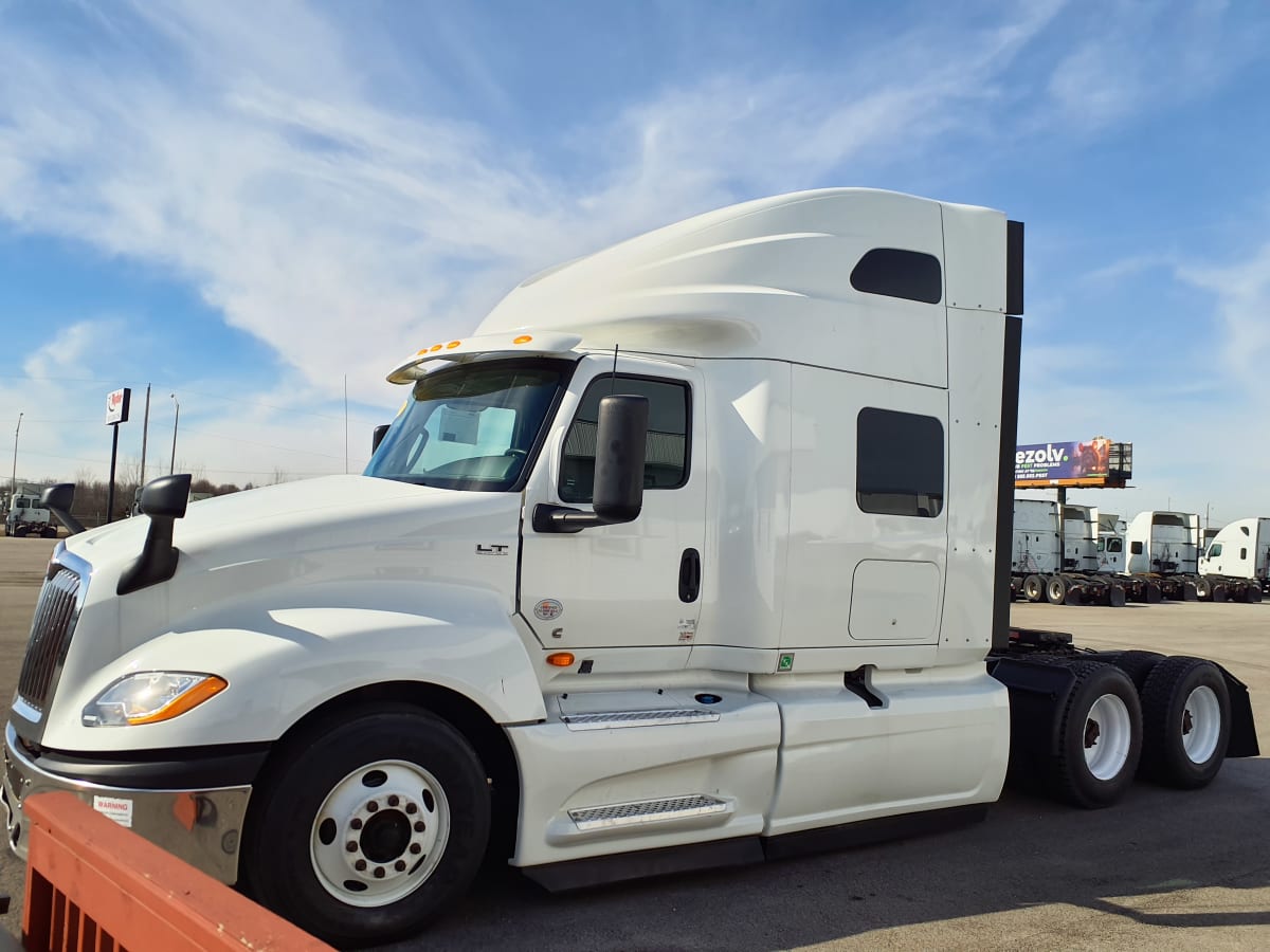 2019 Navistar International LT625 SLPR CAB 861043