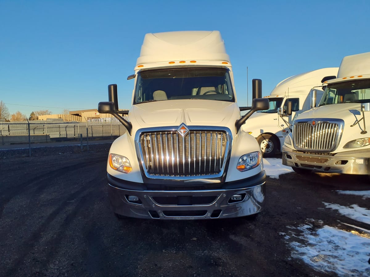 2019 Navistar International LT625 SLPR CAB 861044