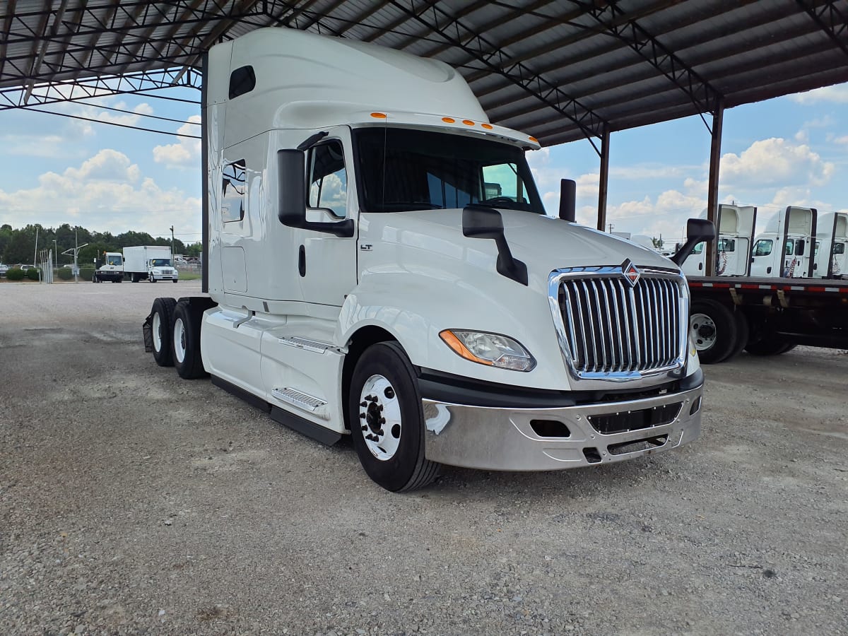 2019 Navistar International LT625 SLPR CAB 861048