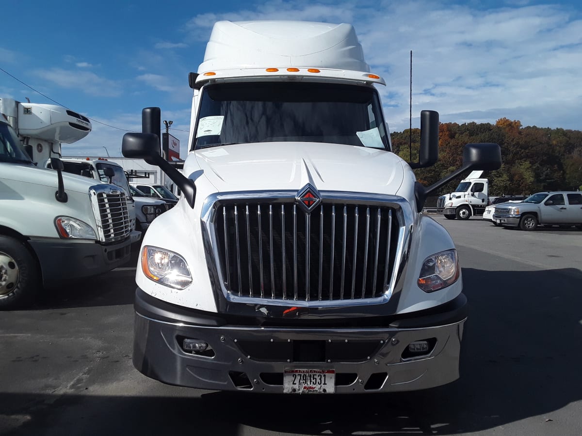 2019 Navistar International LT625 SLPR CAB 861050