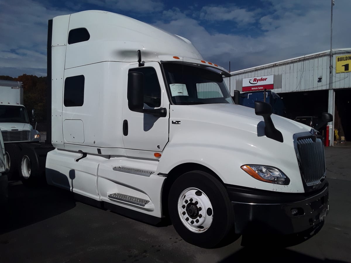 2019 Navistar International LT625 SLPR CAB 861050