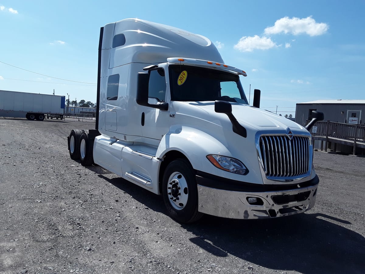 2019 Navistar International LT625 SLPR CAB 861064