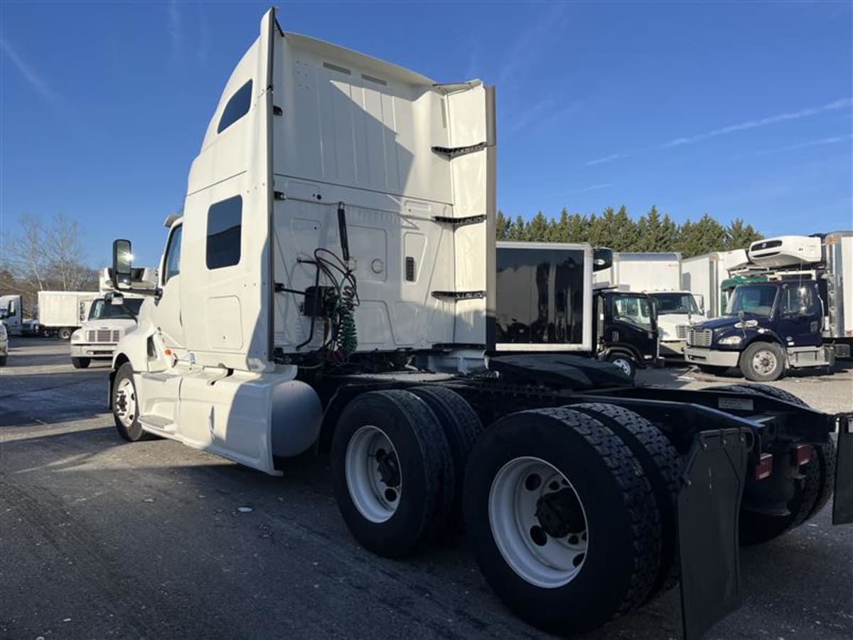 2019 International - image 6