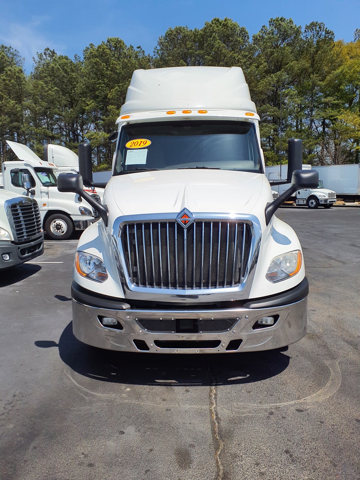 2019 Navistar International LT625 SLPR CAB 861076