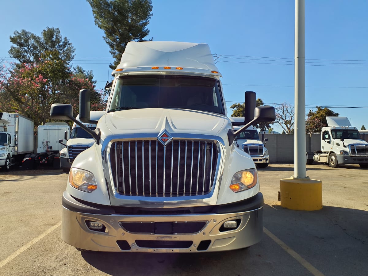 2019 Navistar International LT625 SLPR CAB 861081