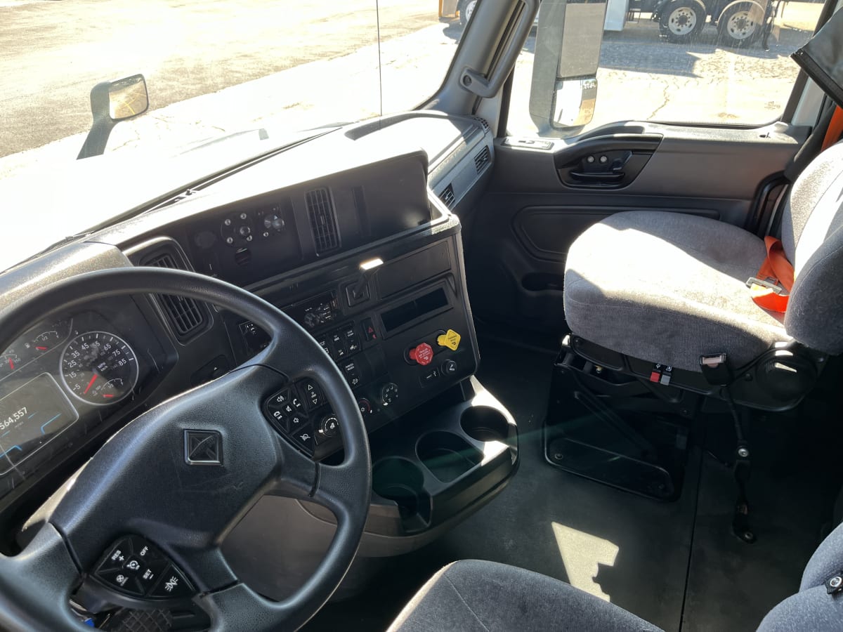 2019 Navistar International LT625 SLPR CAB 861086