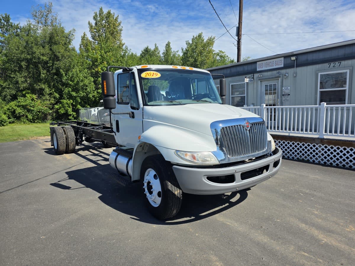 2019 Navistar International 4300 861102