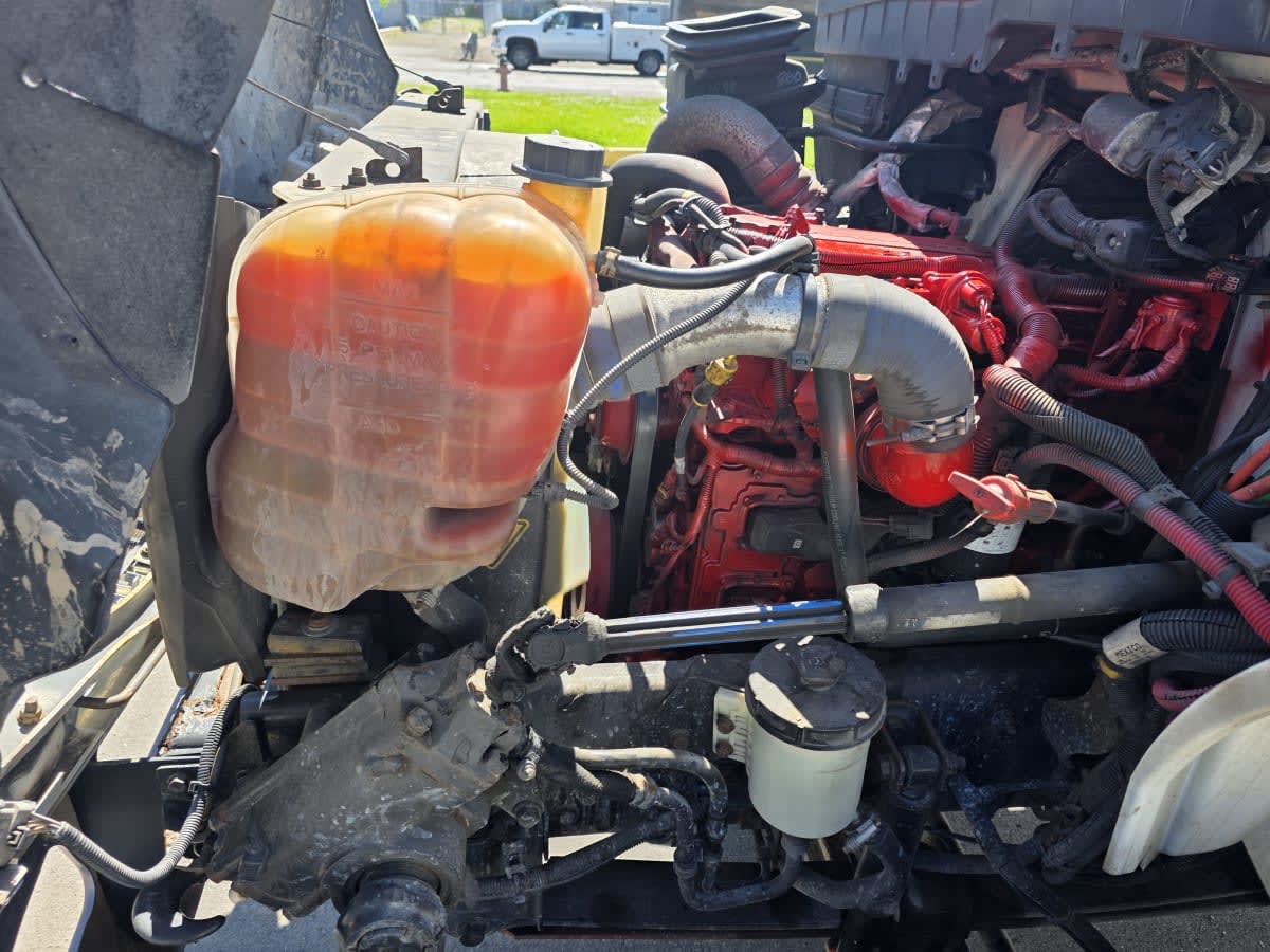 2019 Navistar International 4300 861104