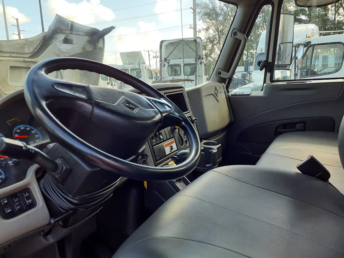 2019 International 4300 in Miami, FL — photo 7