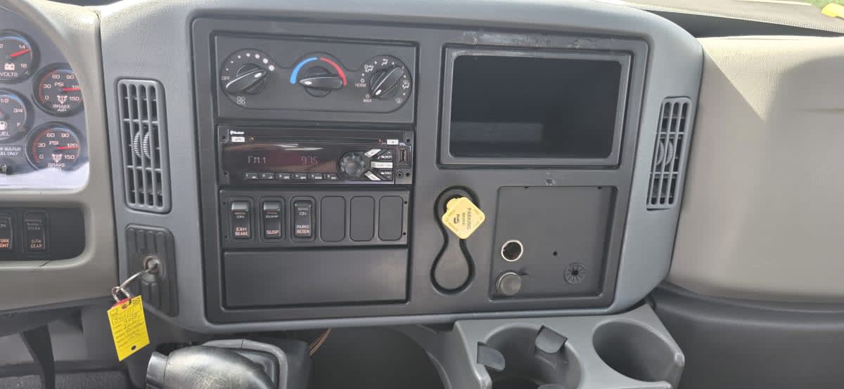 2019 Navistar International 4300 861111