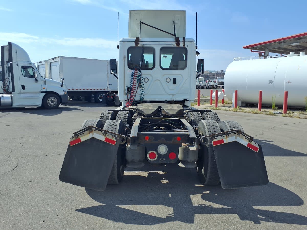 2019 Freightliner Cascadia in Taylor, MI — photo 5