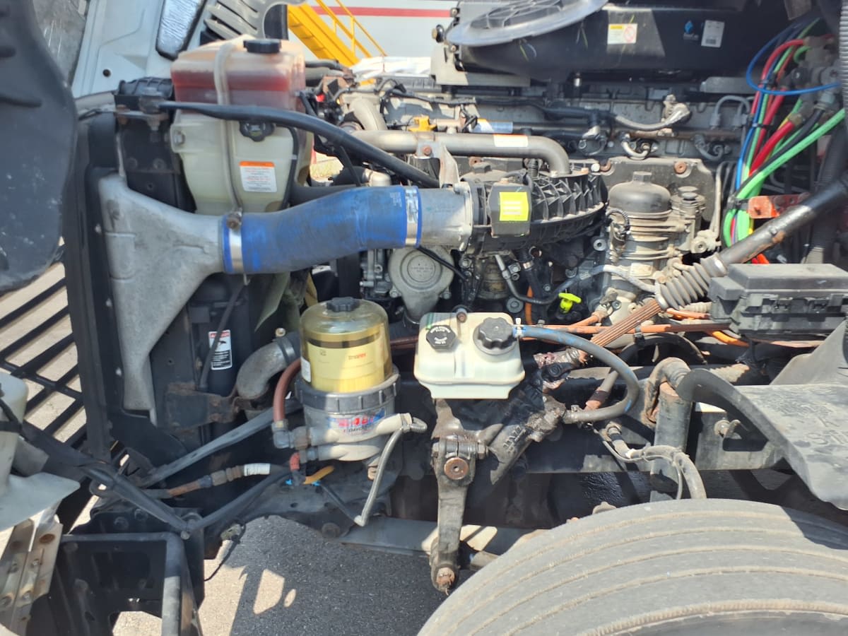 2019 Freightliner Cascadia in Taylor, MI — photo 8