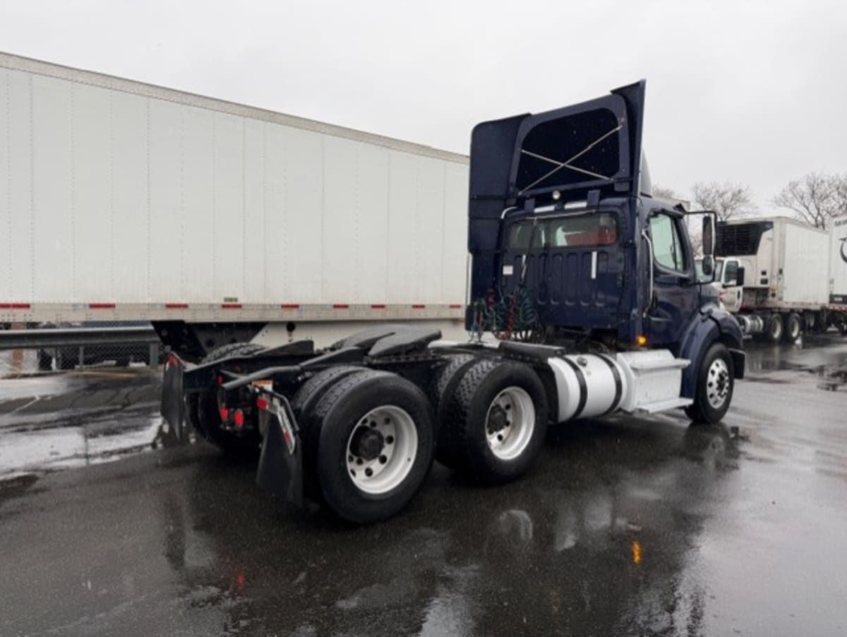 2019 Freightliner M2 112 - image 4