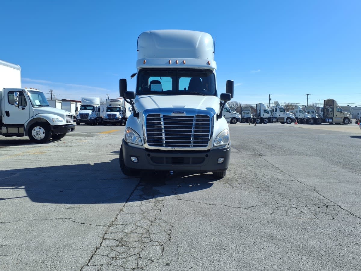 2019 Freightliner - image 2