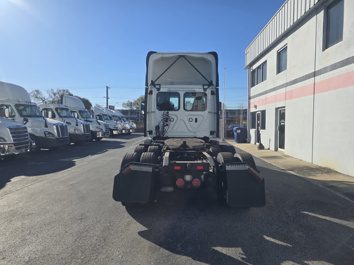 2019 Freightliner - image 5