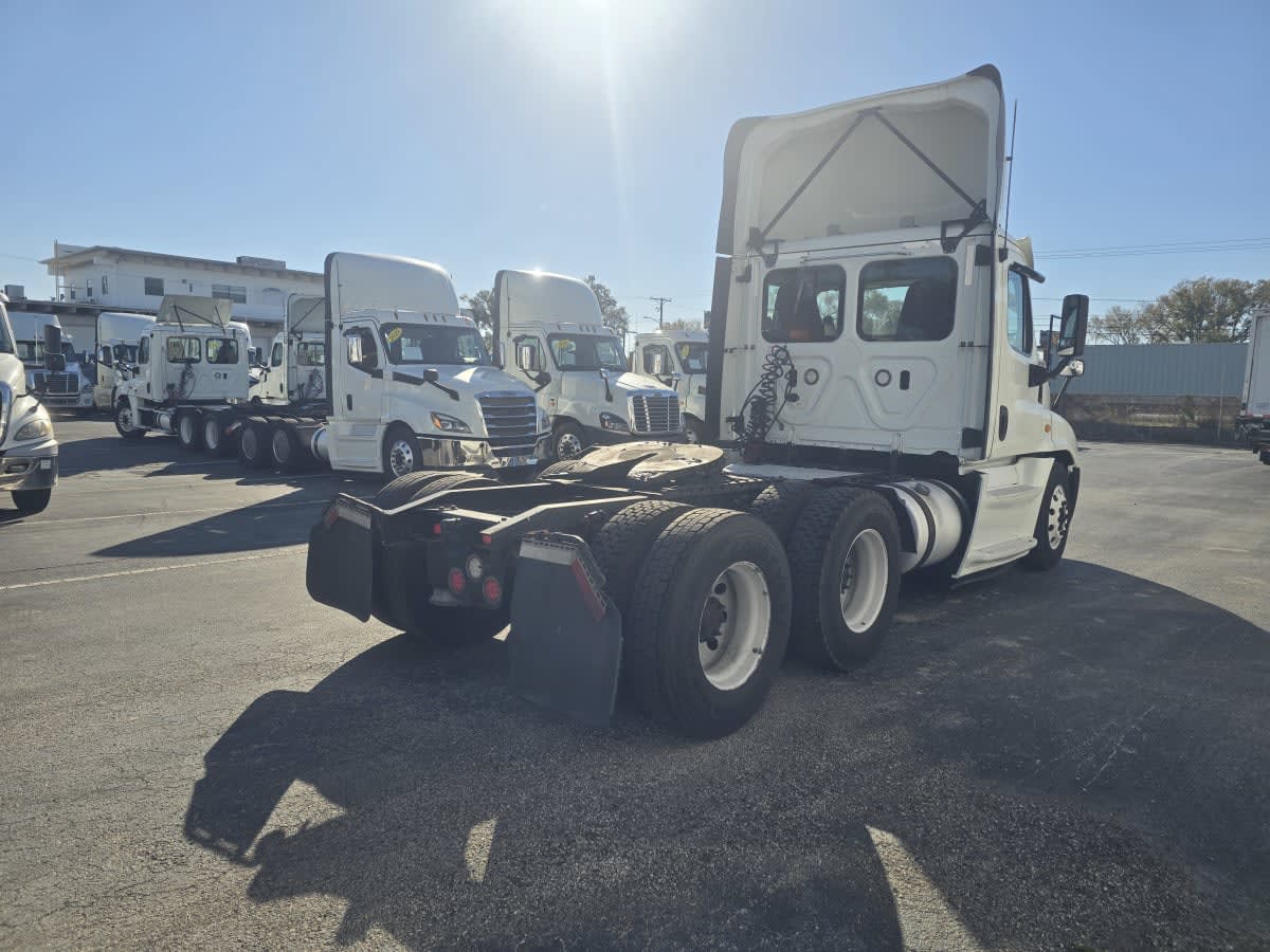 2019 Freightliner - image 6