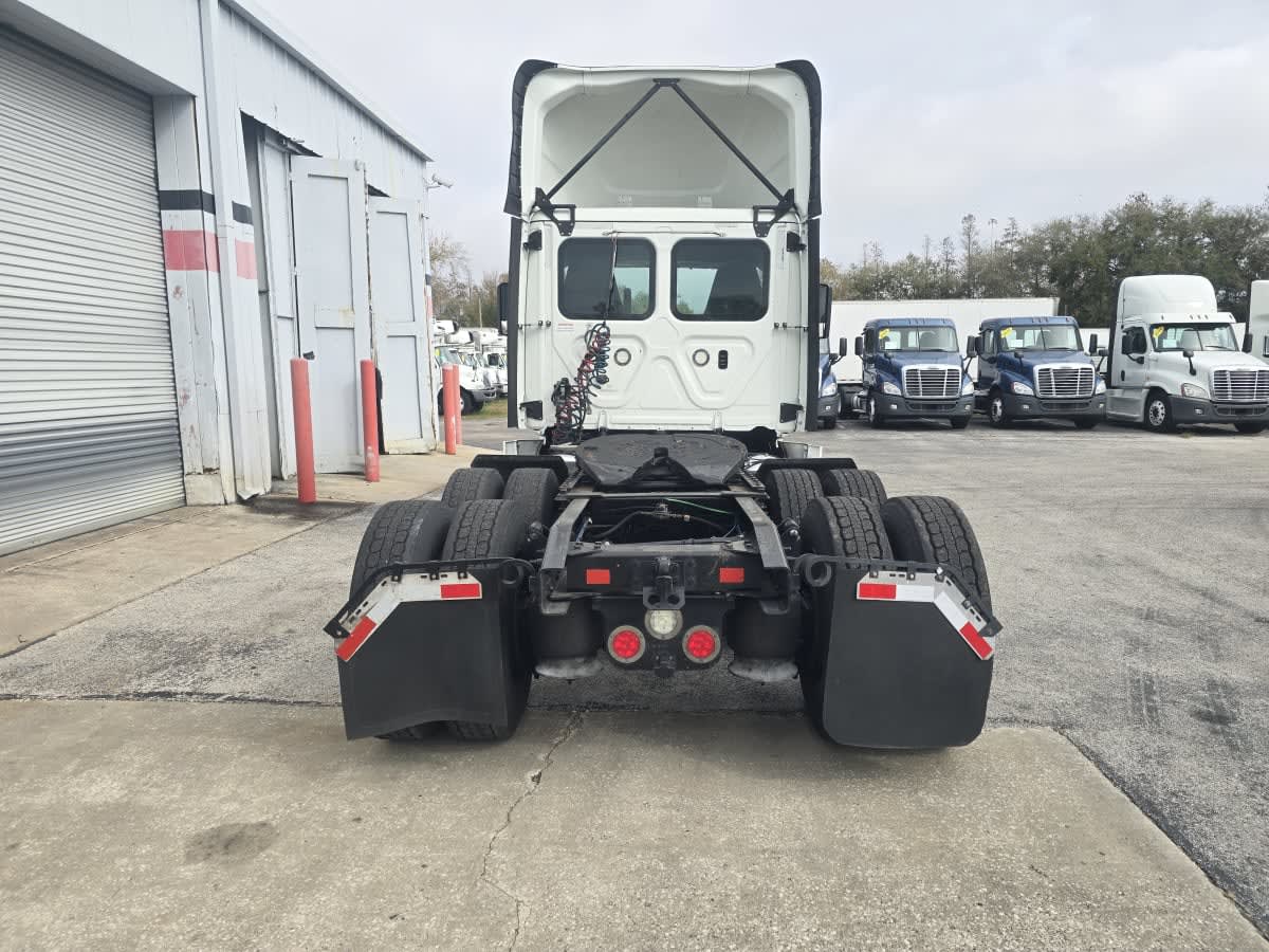 2019 Freightliner - image 5