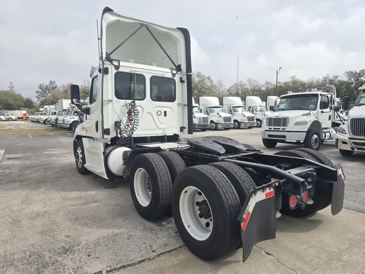 2019 Freightliner - image 4