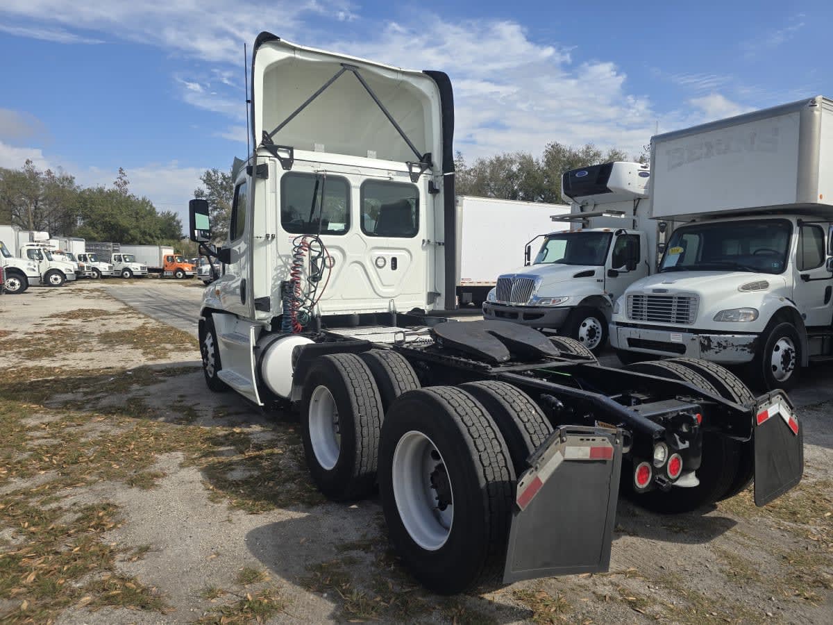 2019 Freightliner - image 4