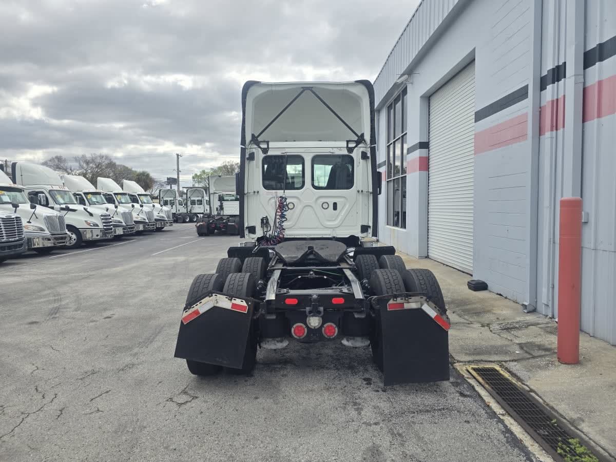 2019 Freightliner - image 5