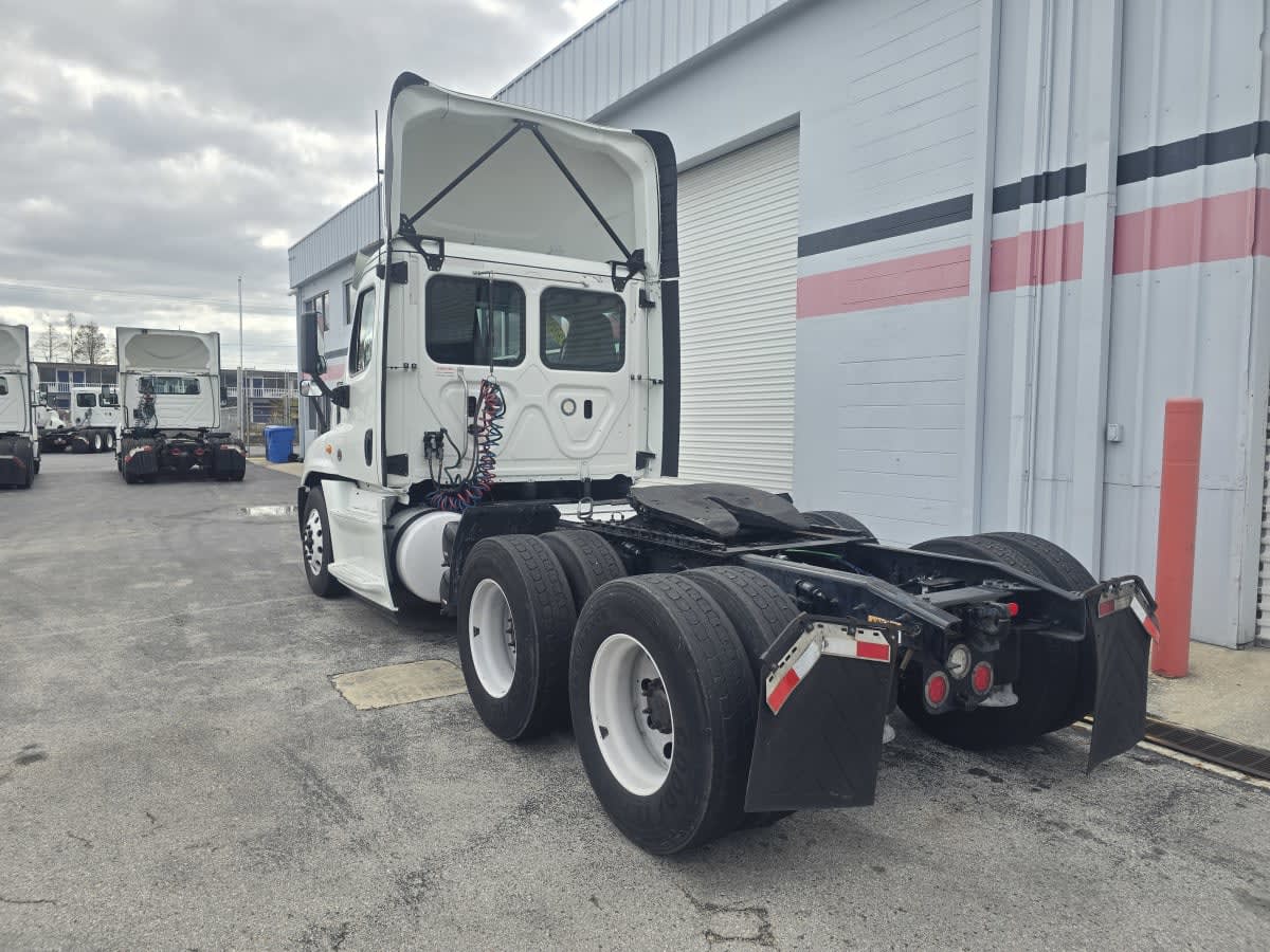 2019 Freightliner - image 4