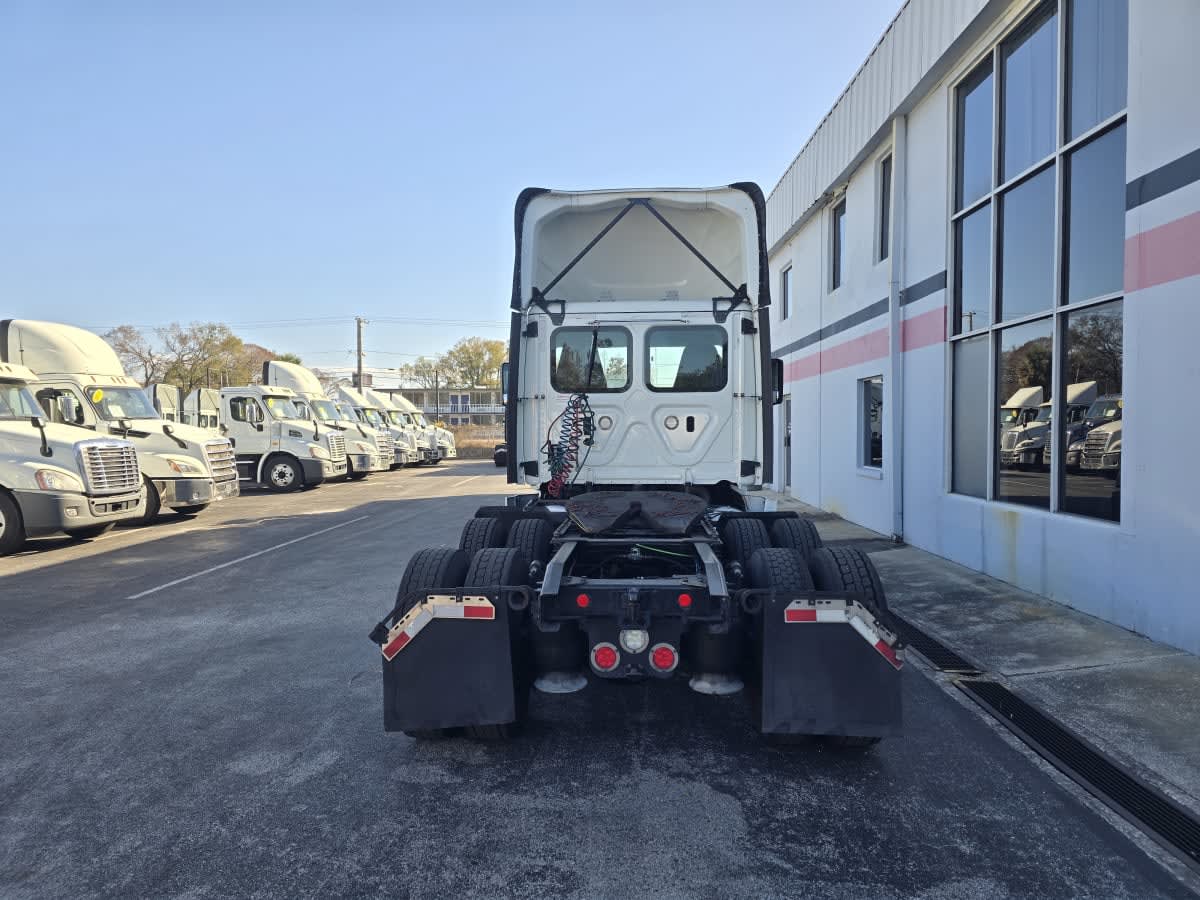 2019 Freightliner - image 5