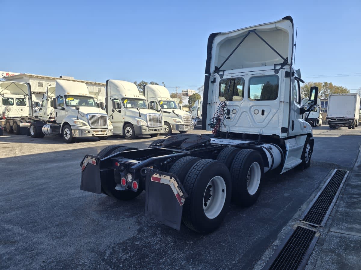 2019 Freightliner - image 6