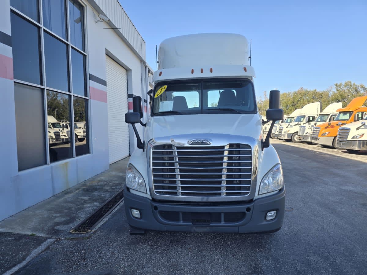 2019 Freightliner - image 2