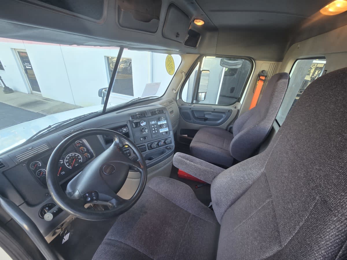2019 Freightliner - image 7