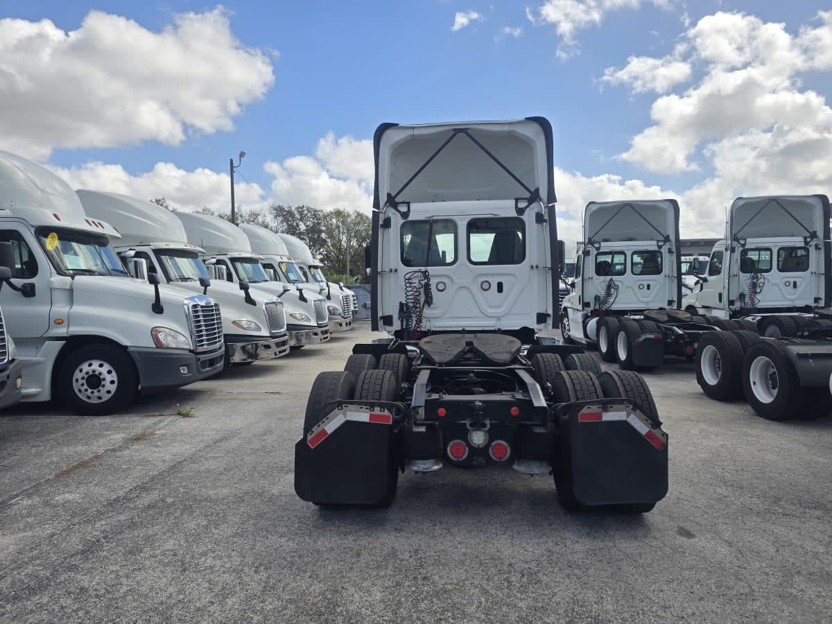 2019 Freightliner - image 5