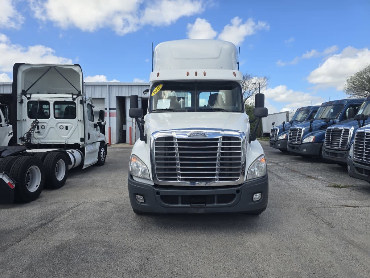 2019 Freightliner - image 2