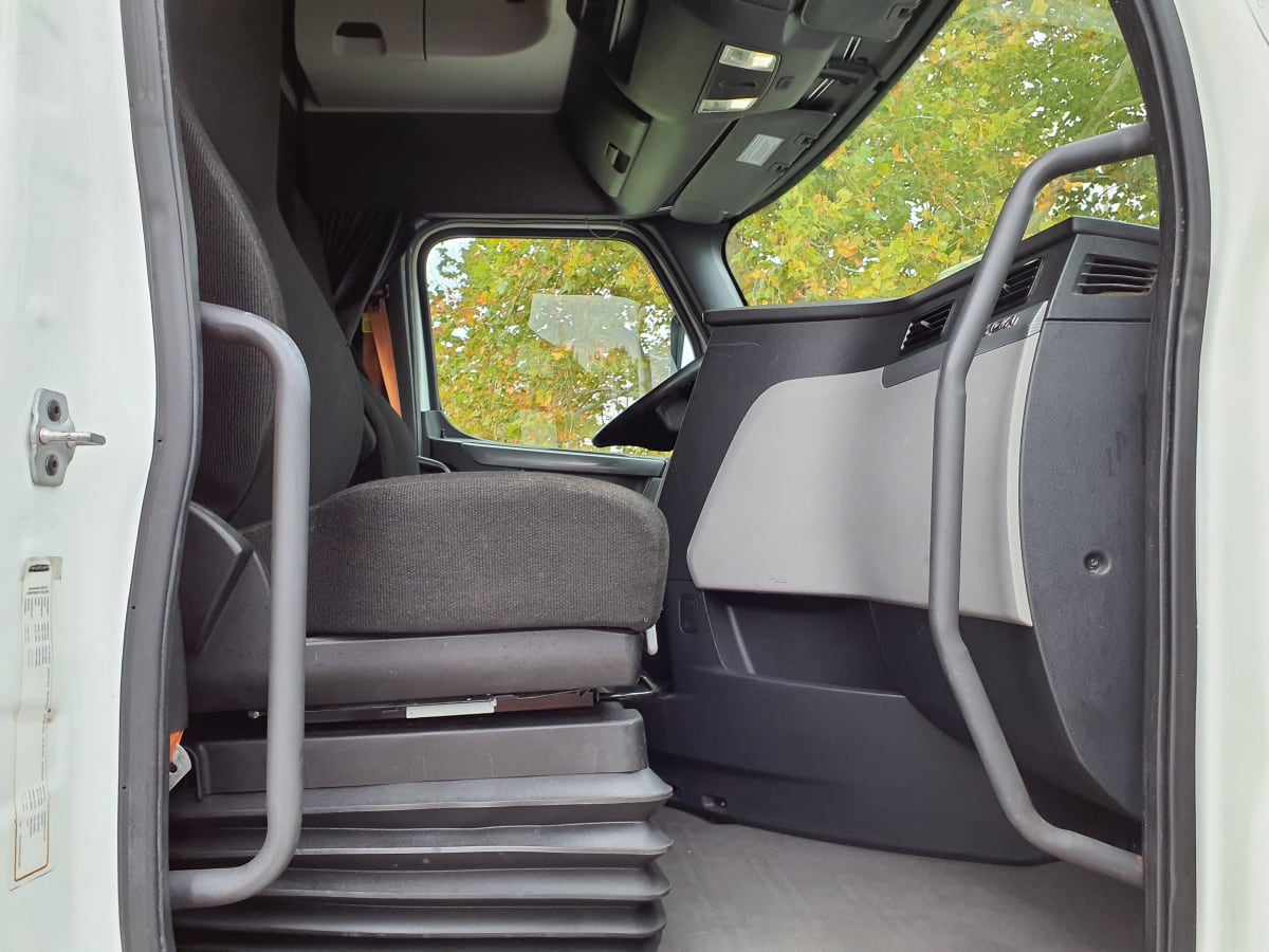 2019 Freightliner/Mercedes NEW CASCADIA PX12664 861213