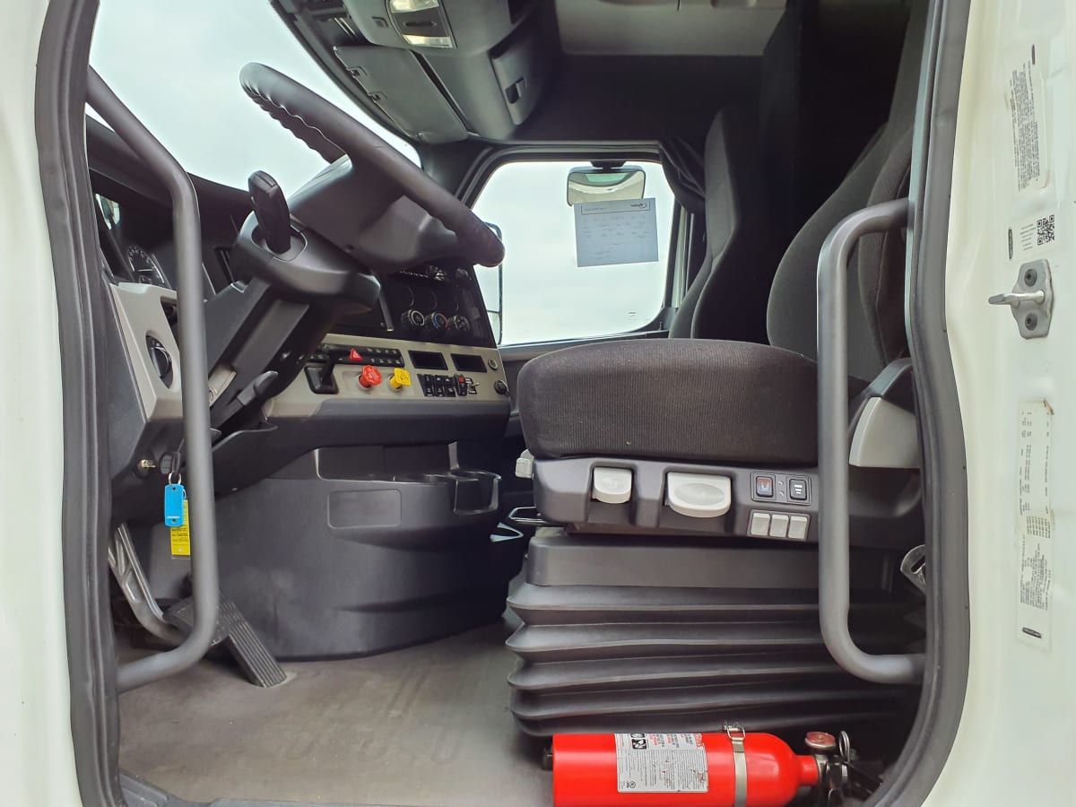 2019 Freightliner/Mercedes NEW CASCADIA PX12664 861213