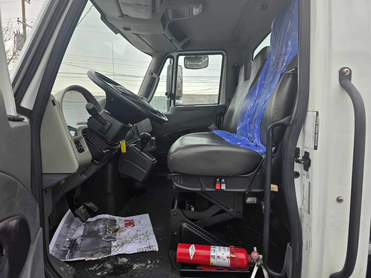 2019 Navistar International 4300 861221