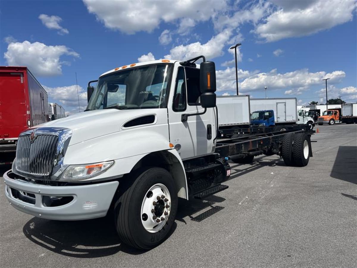 2019 Navistar International 4300 861225