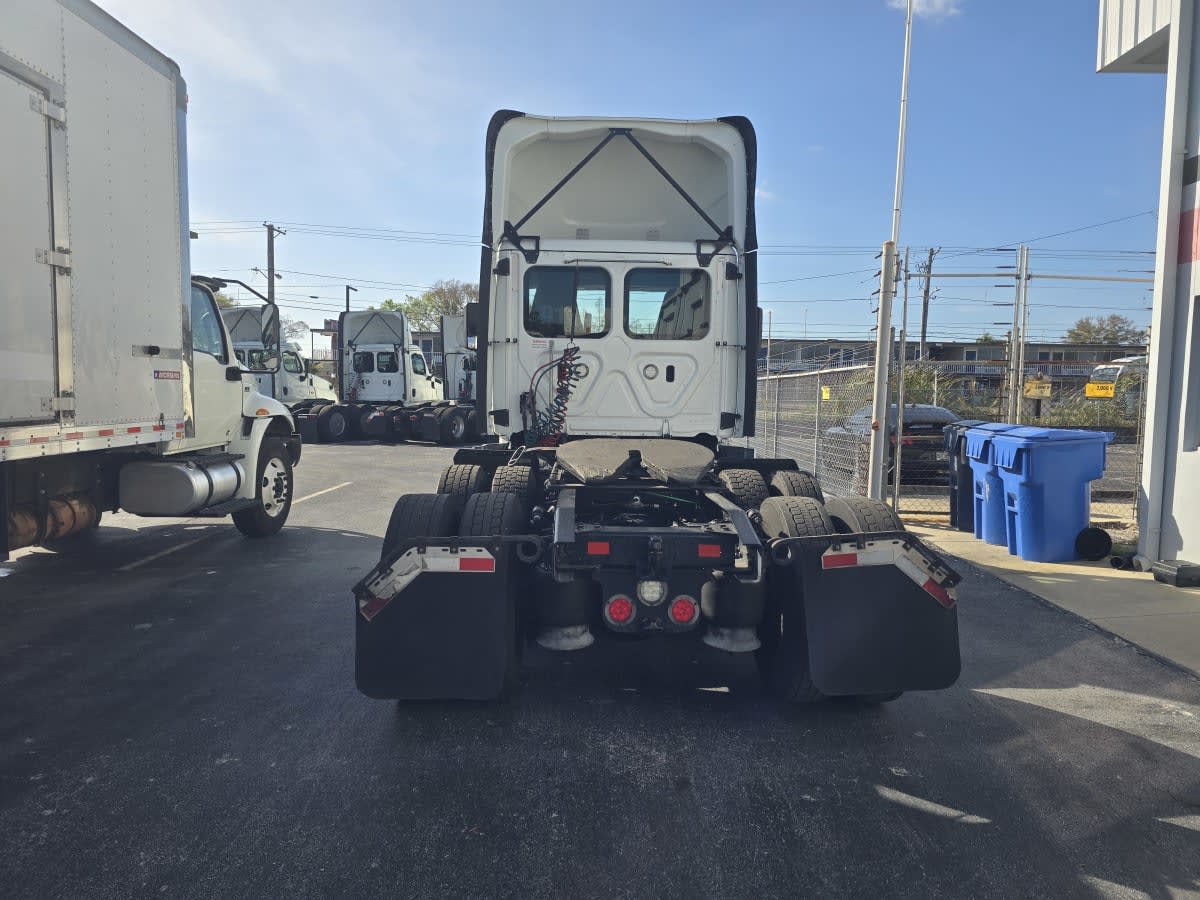 2019 Freightliner - image 5