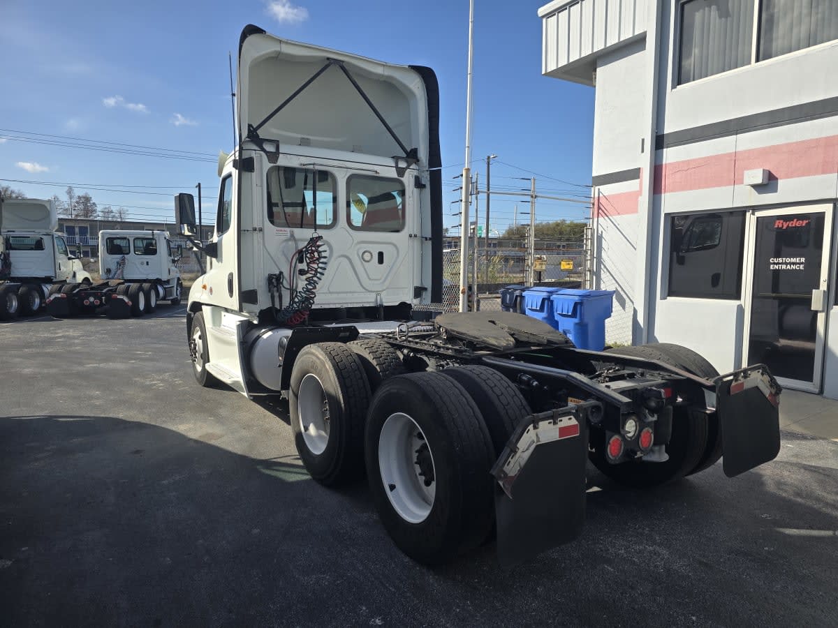 2019 Freightliner - image 4