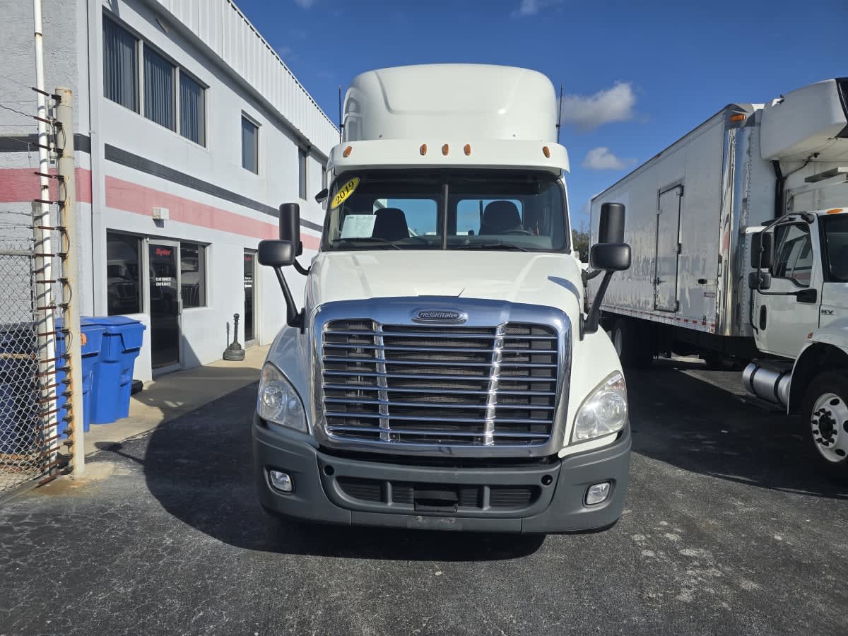 2019 Freightliner - image 2