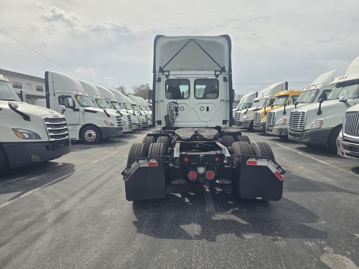 2019 Freightliner - image 5