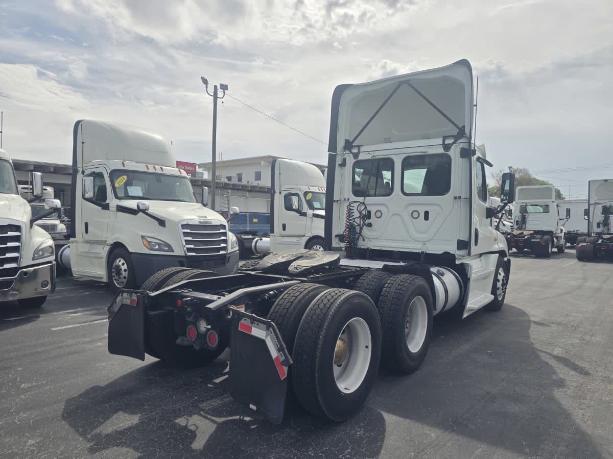 2019 Freightliner - image 6