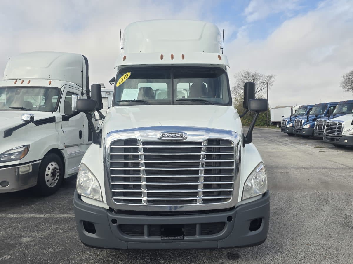 2019 Freightliner - image 2