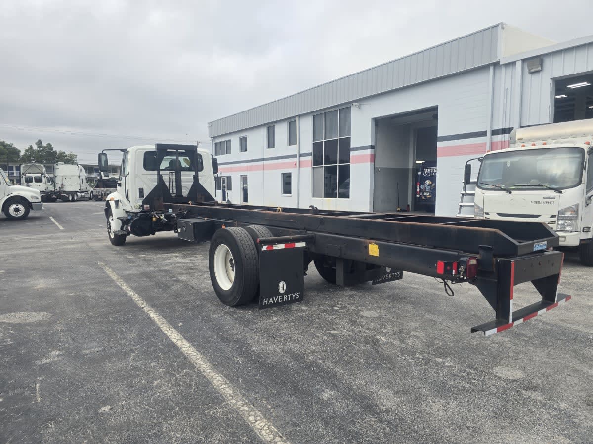 2019 International 4300 in Tampa, FL — photo 4