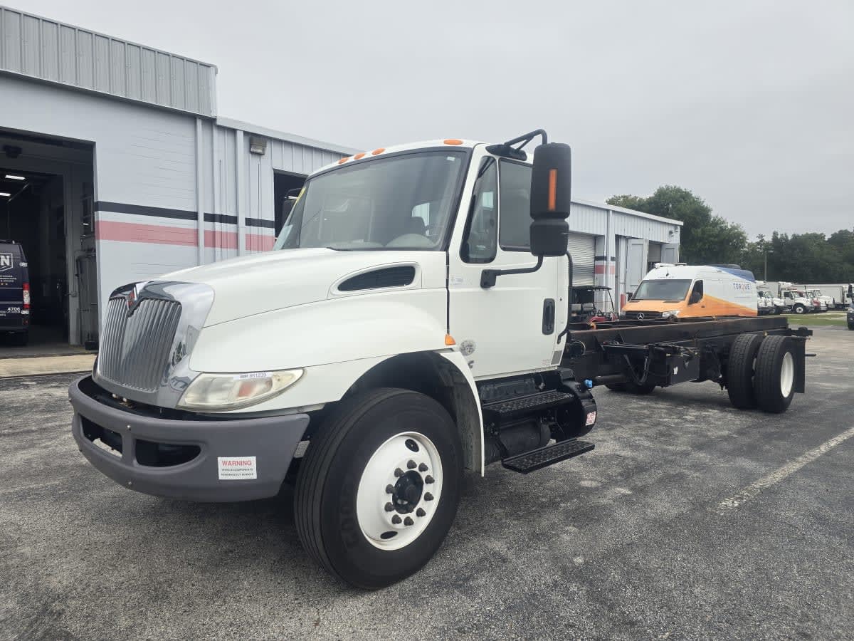 2019 International 4300 in Tampa, FL — photo 3