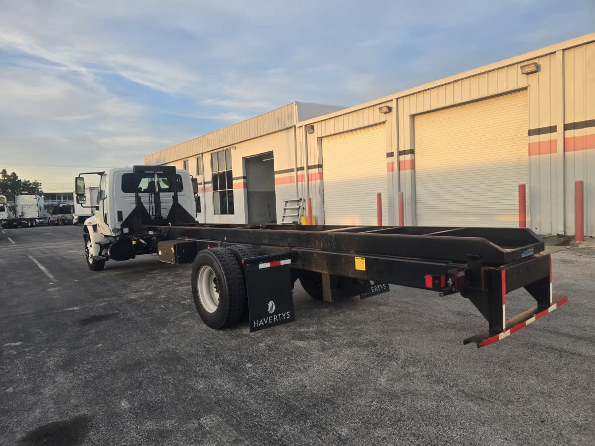2019 International 4300 in Tampa, FL — photo 4
